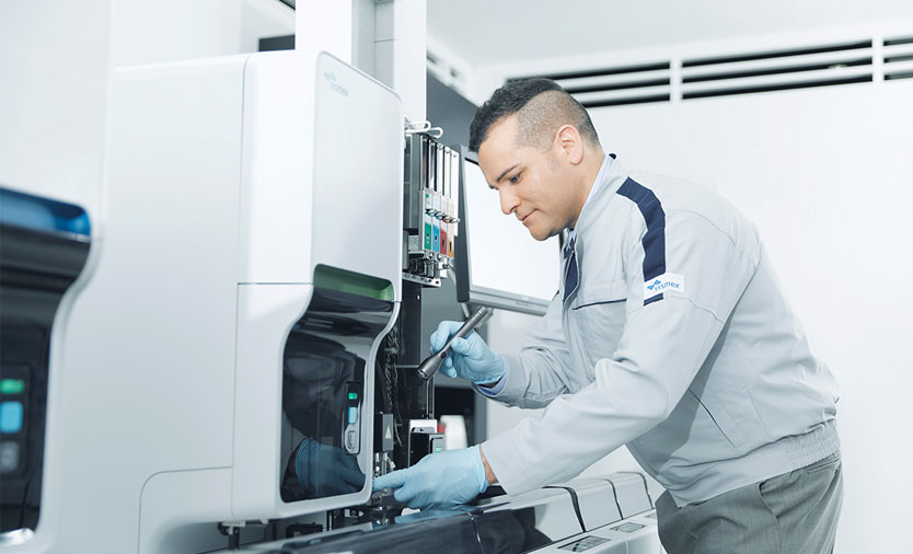 Service technicians on computers