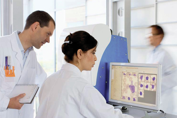 revisión técnica del laboratorio de análisis de imágenes celulares