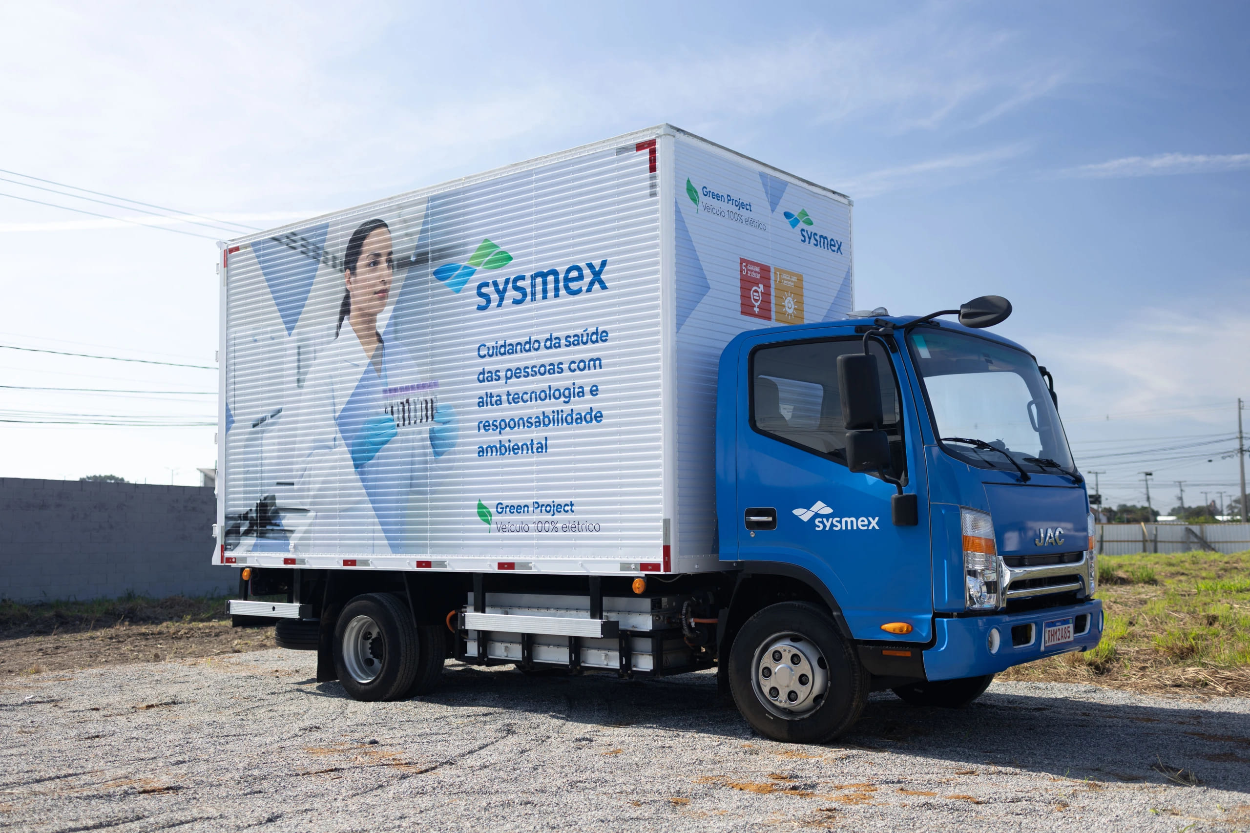 Nova rota para a sustentabilidade com o primeiro caminhão elétrico da Sysmex nas Américas